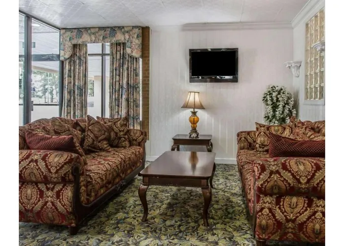 Travelers Inn Douglas By Oyo Us-441